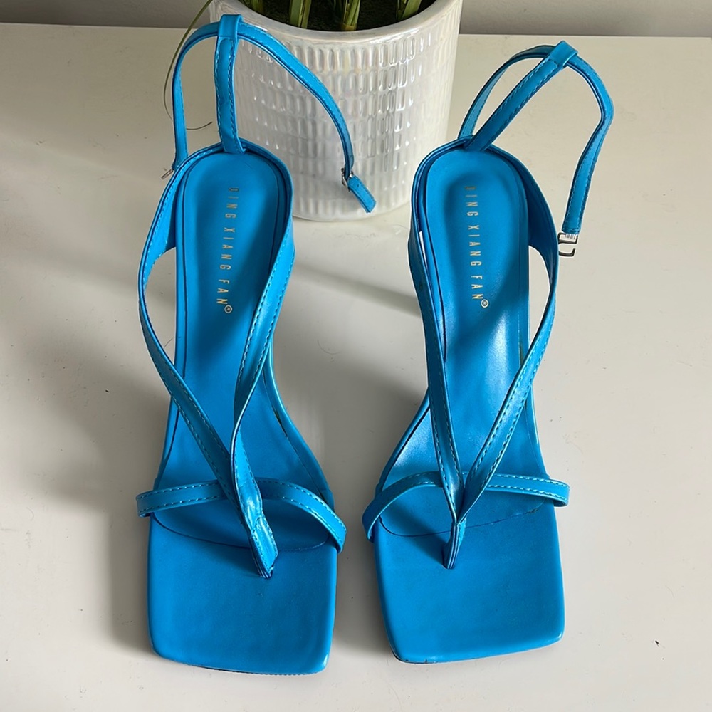 Blue heels, never worn